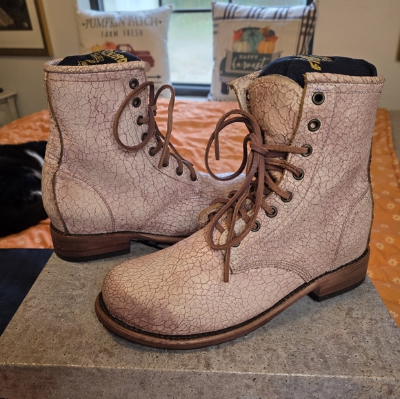 Freebird Manchester Pink Boots - Picture 7 of 16